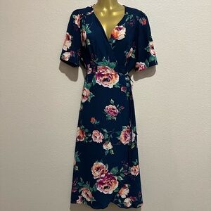 EVERLY Floral Wrap Dress, M